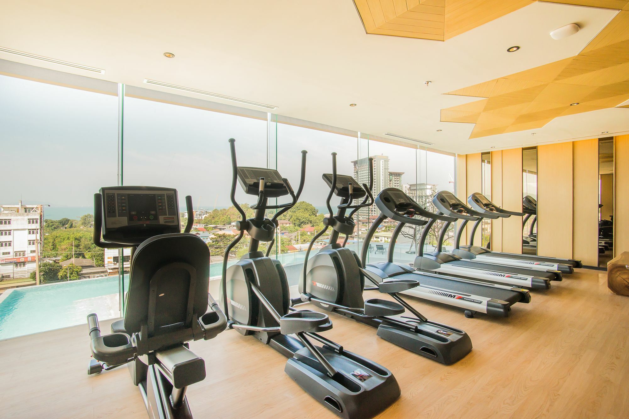 Arize Hotel Sri Racha Сі-Рача Екстер'єр фото